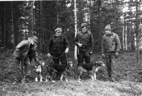 Redo för jakt för jakt. Håkan, Ella, Erkki med Sorto, Jag med Torsti o Bosse